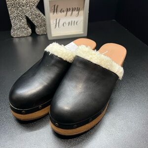 Old Navy Black Clogs with Cream Lining